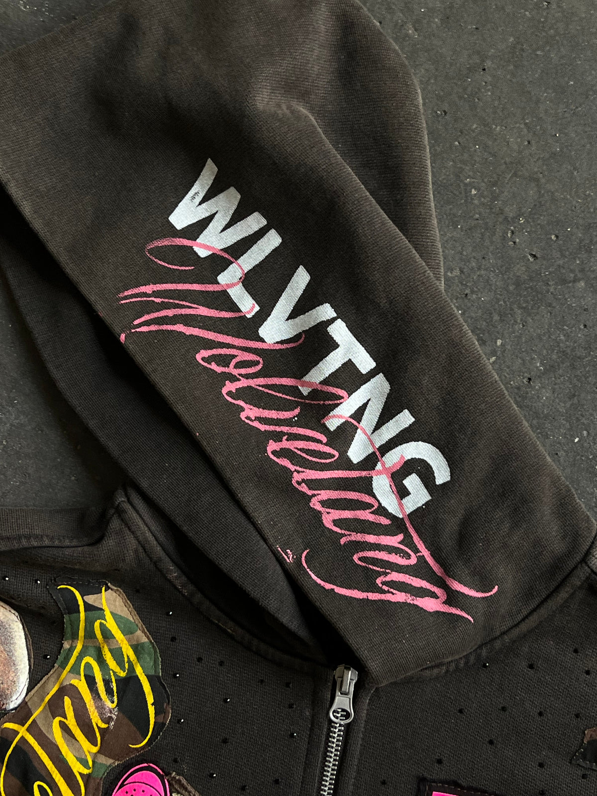 WLVTNG CUSTOM ZIP UP (GREY)